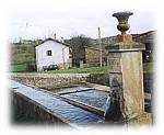 Lavoir du village de Pirolles 